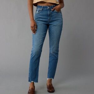 NWOT American Eagle Strigid Mom Jean